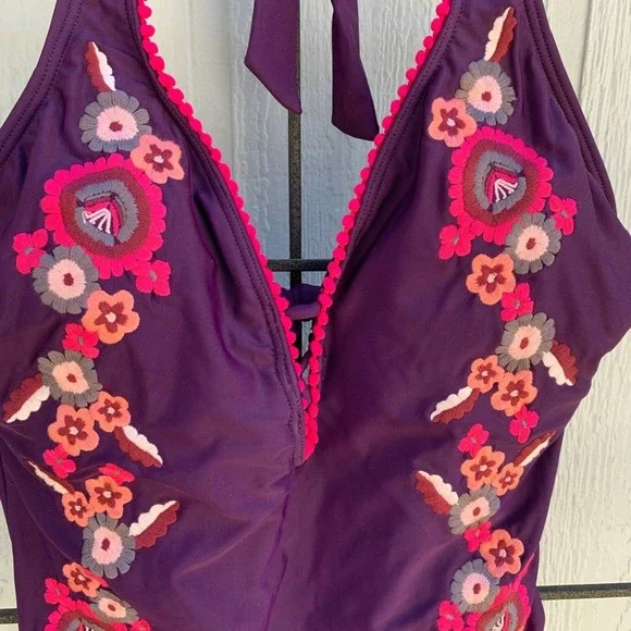 Venus One Piece Swimsuit - Picture 2 of 5